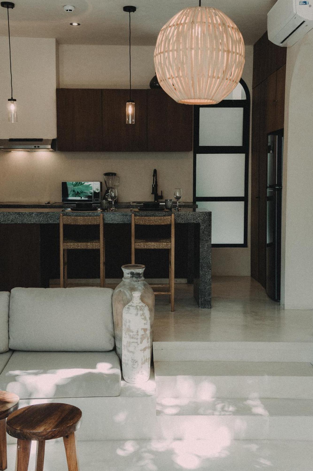 Designer Unit With Private Pool Apartment